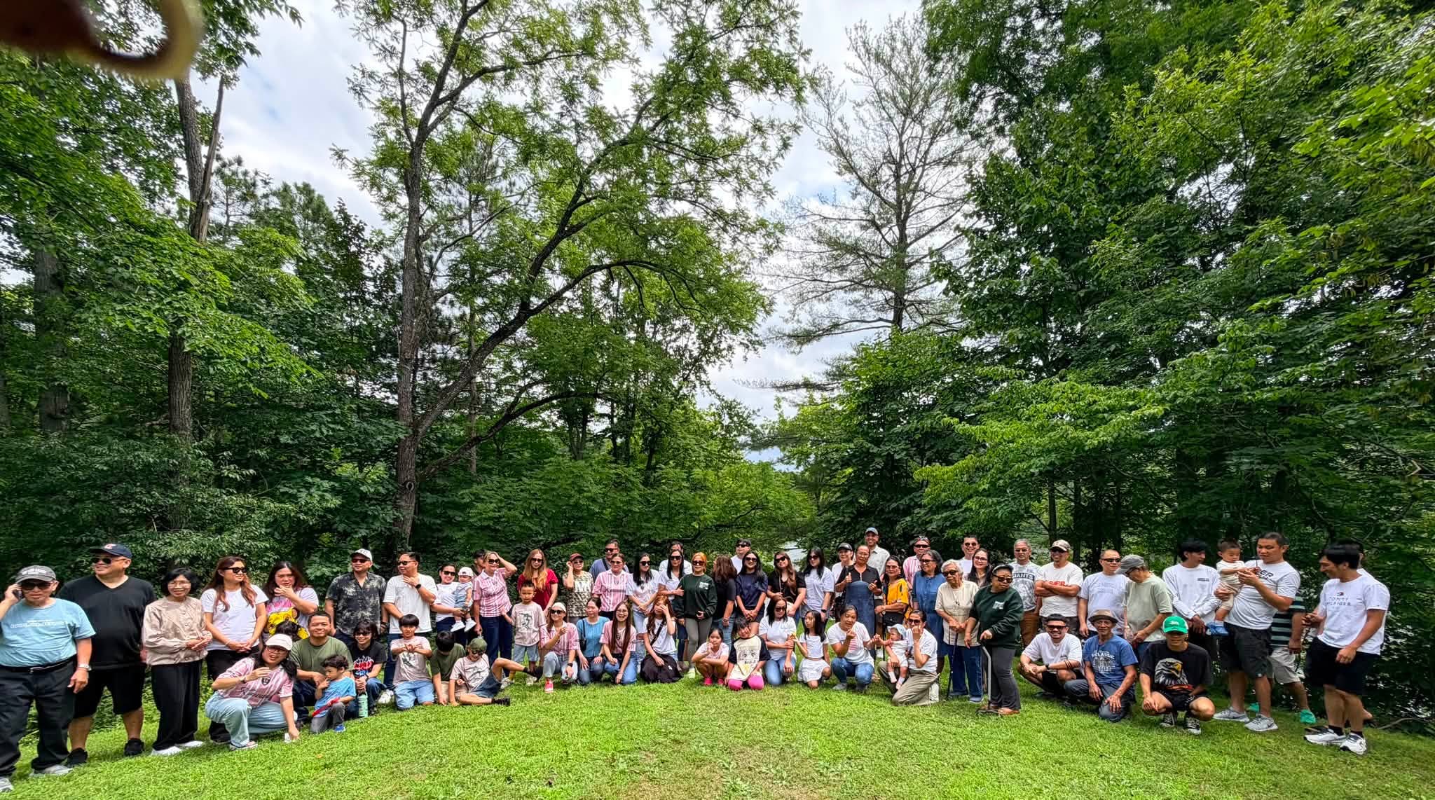 Ramah tamah jemaat di taman